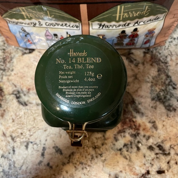 London Harrods Food Hall PVC Tote Bag, Tea Caddy, Tea & Coffee Mugs - Picture 3 of 5